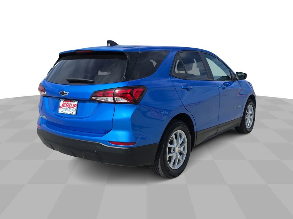 Used 2024 Chevrolet Equinox LS w/ LS Convenience Package FWD image 8