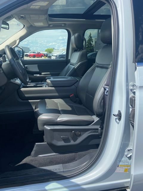 Used 2025 Ford Expedition Max Active AWD/4WD image 5