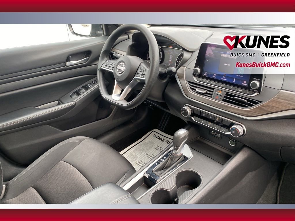 Used 2025 Nissan Altima 2.5 SV image 38