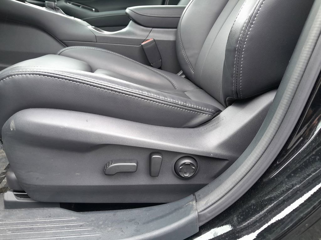 Used 2025 Subaru Legacy Limited image 12