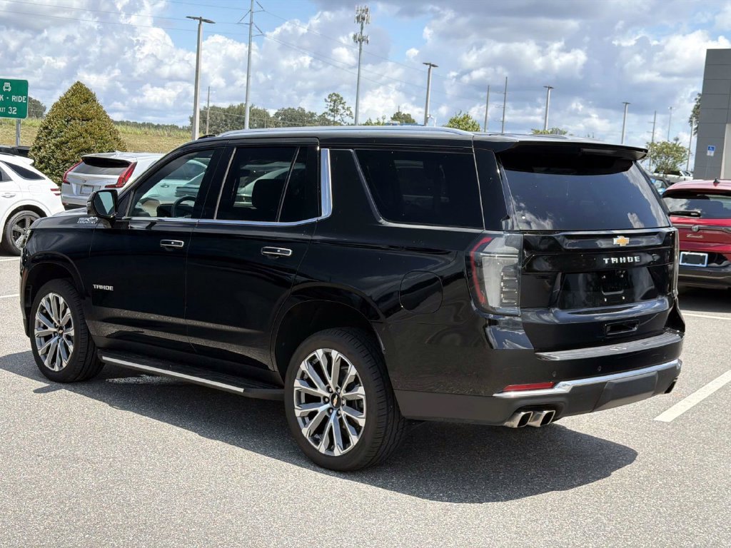 Used 2025 Chevrolet Tahoe High Country AWD/4WD image 3