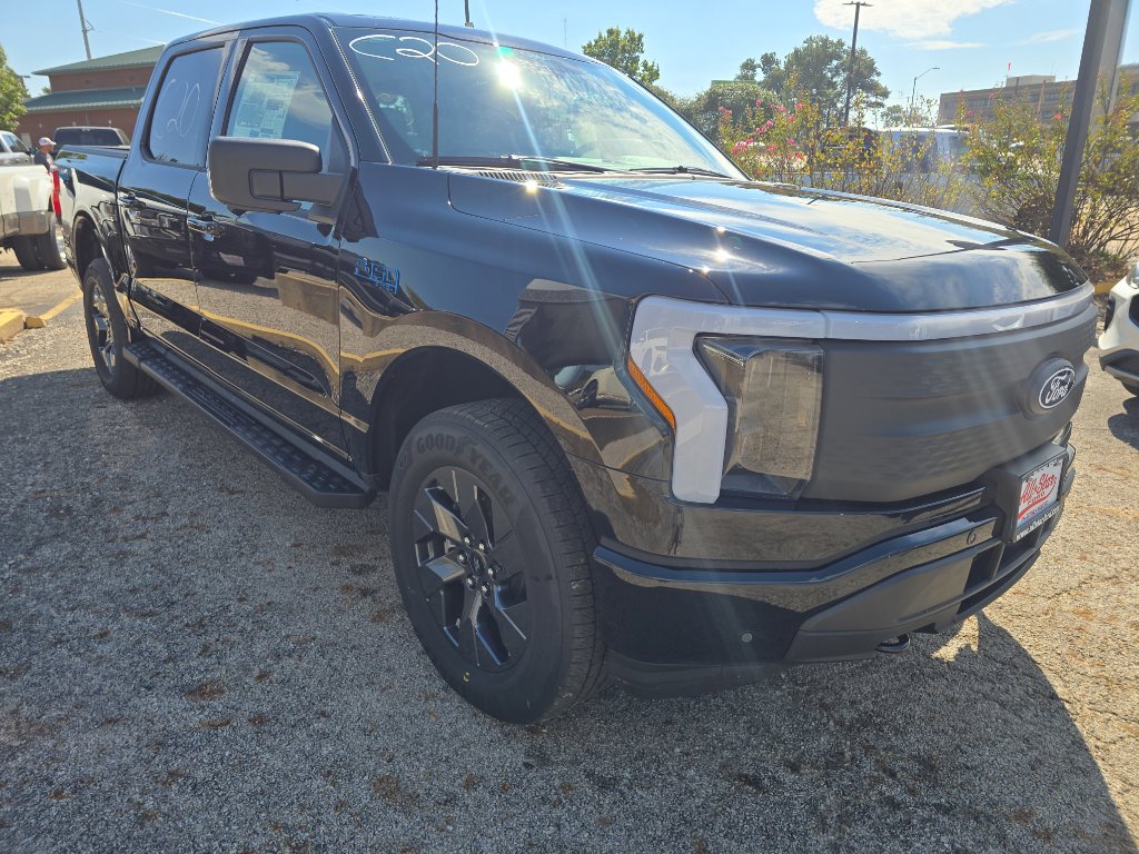 New 2025 Ford F150 Lightning Flash image 3