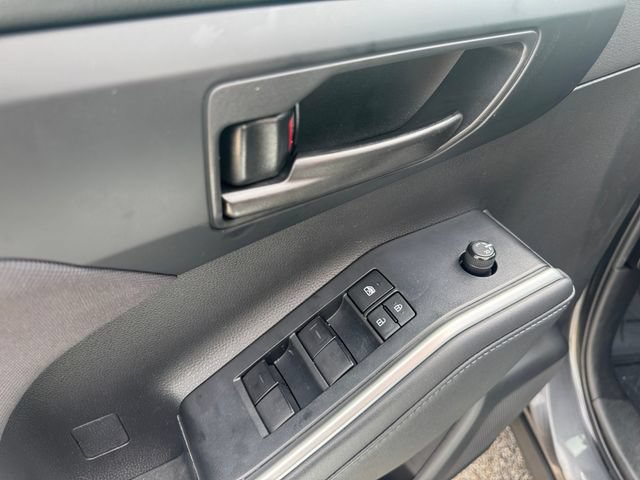 Used 2022 Toyota Highlander L FWD image 17