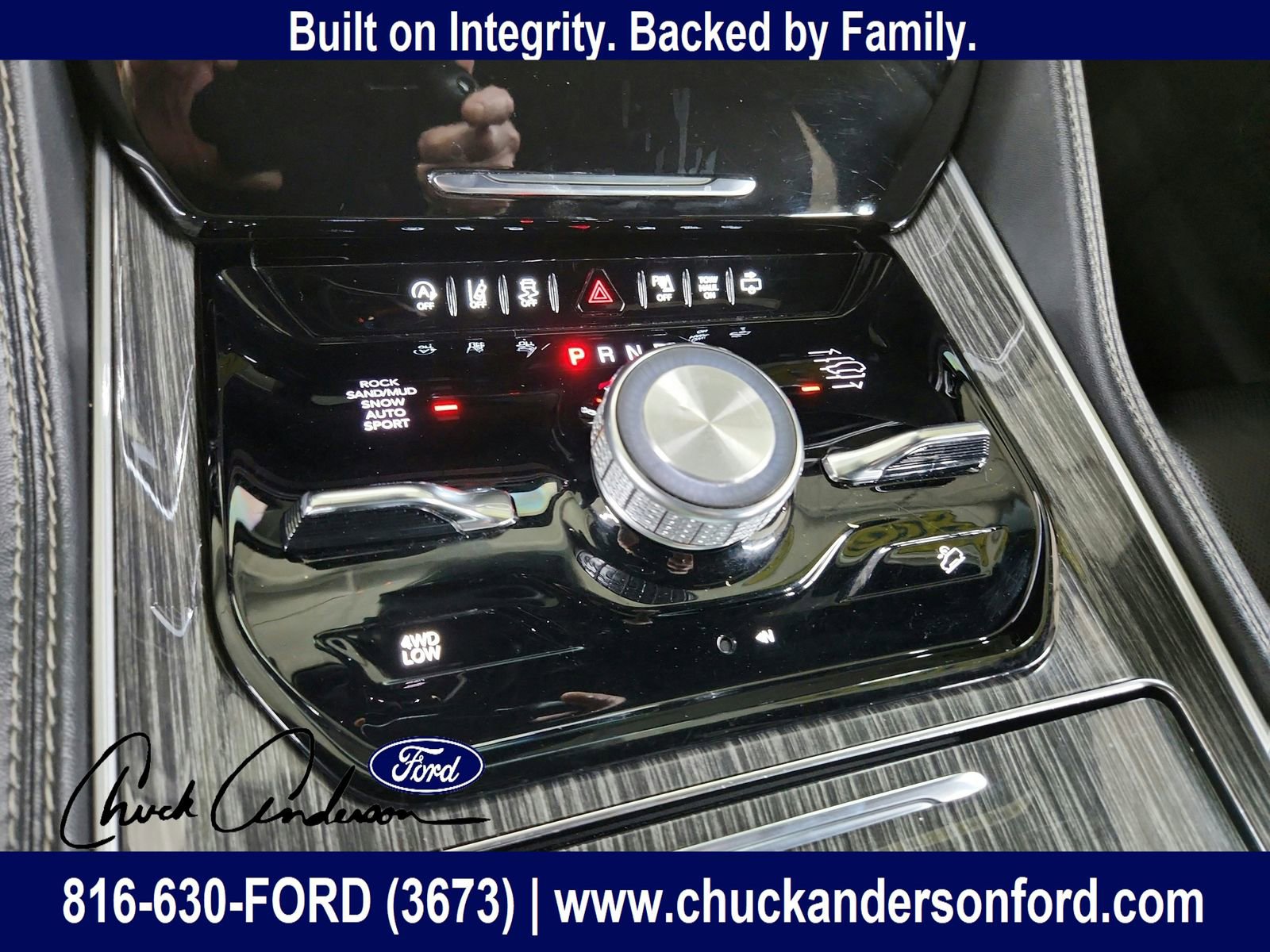 Used 2022 Jeep Wagoneer Series III w/ Flexible Seating Group image 20