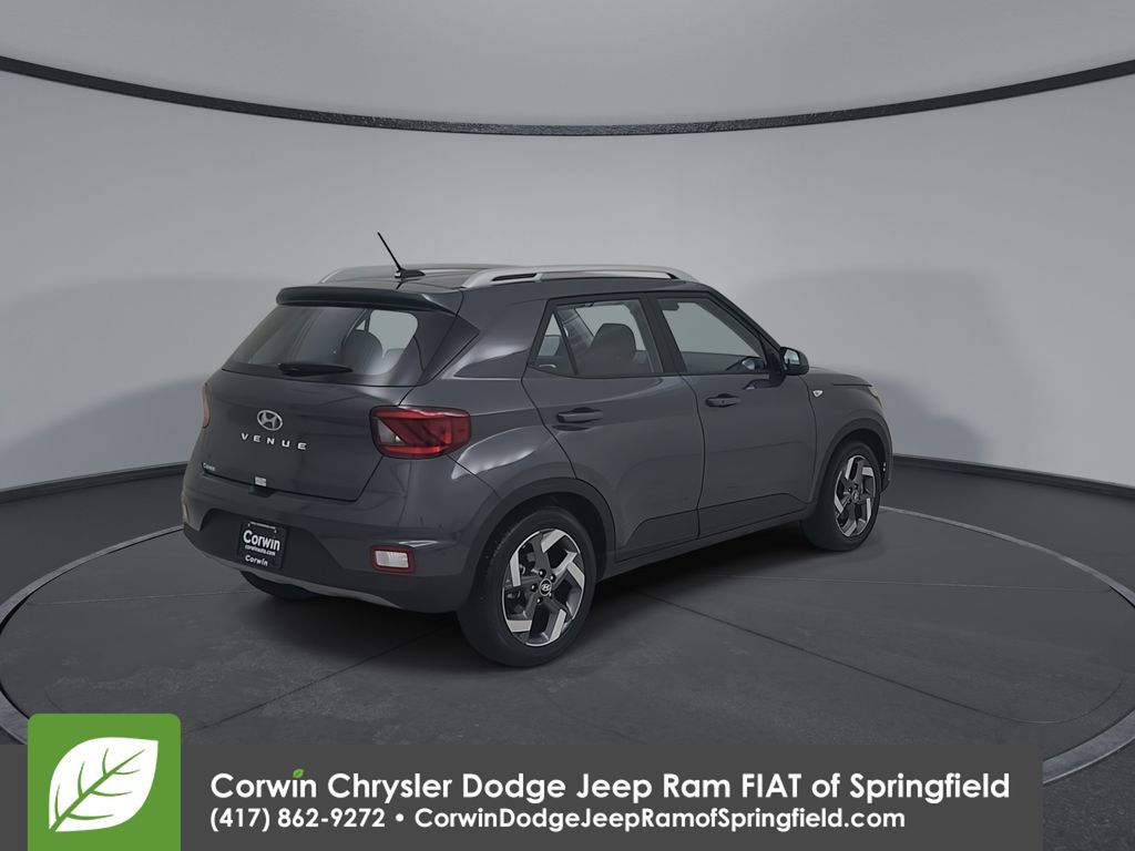 Used 2025 Hyundai Venue SEL FWD image 14