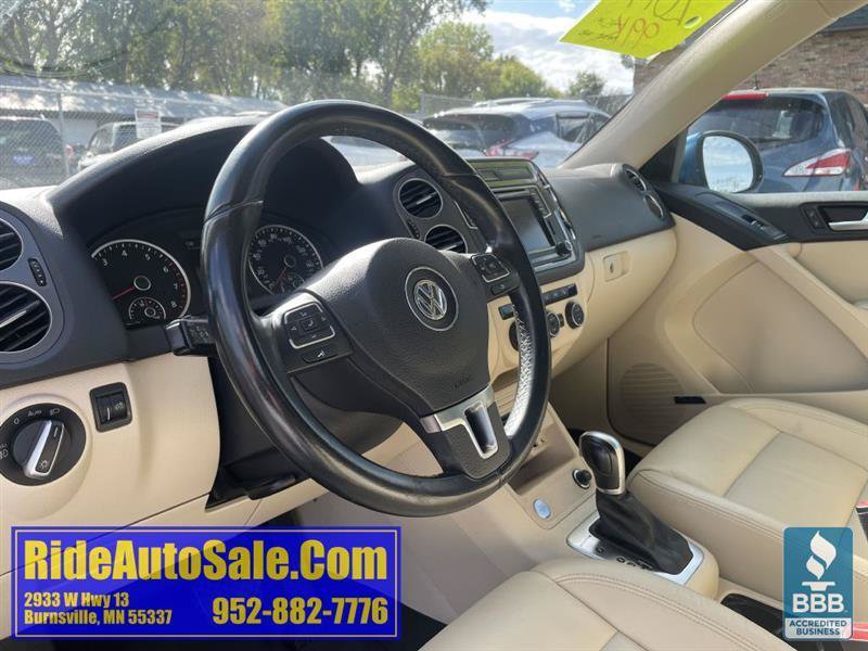 Used 2017 Volkswagen Tiguan SEL AWD/4WD image 10