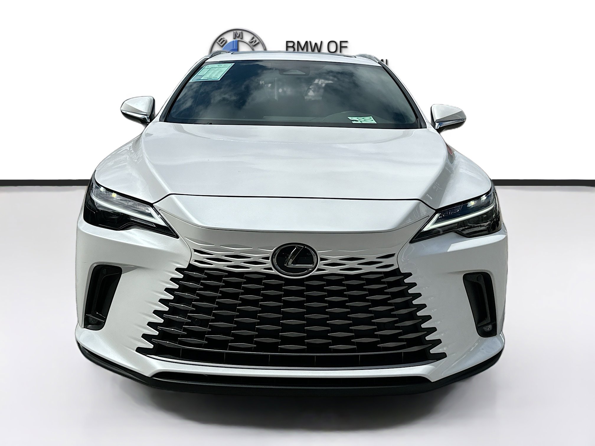 Used 2025 Lexus RX 350h w/ Accessory Package (K3) image 2