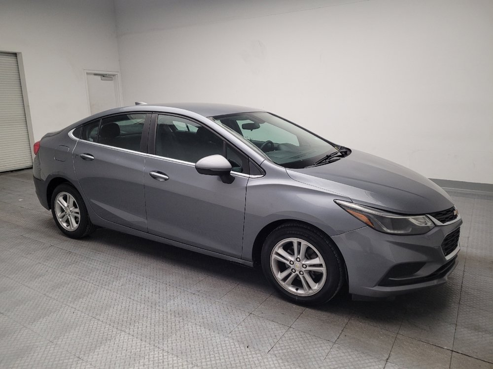 Used 2018 Chevrolet Cruze LT w/ Convenience Package FWD image 11