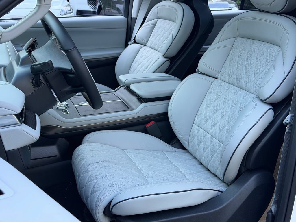 New 2027 Lincoln Navigator L Black Label w/ Black Label Special Edition AWD/4WD image 18