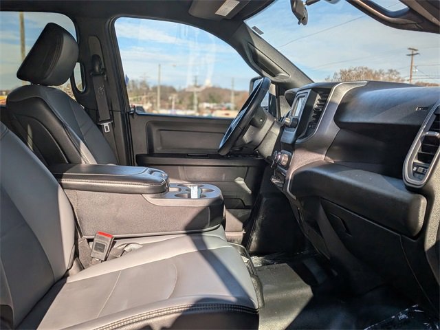 Used 2024 RAM 2500 Tradesman w/ Chrome Appearance Group image 36