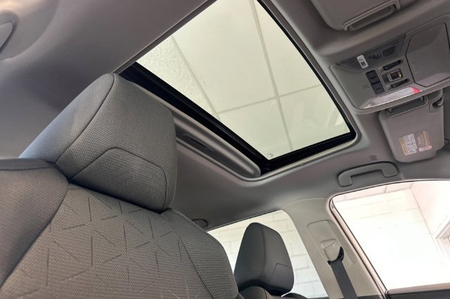 Certified 2025 Toyota RAV4 XLE w/ Convenience Package FWD image 21