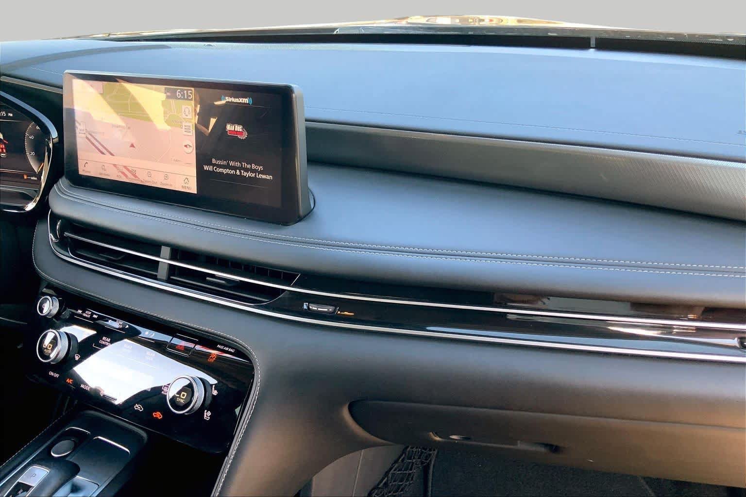 Used 2023 INFINITI QX60 Luxe w/ Performance Audio Package FWD image 17