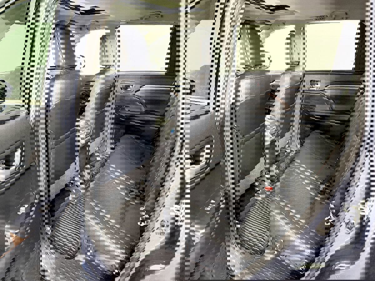 Used 2018 Toyota Highlander Limited image 36