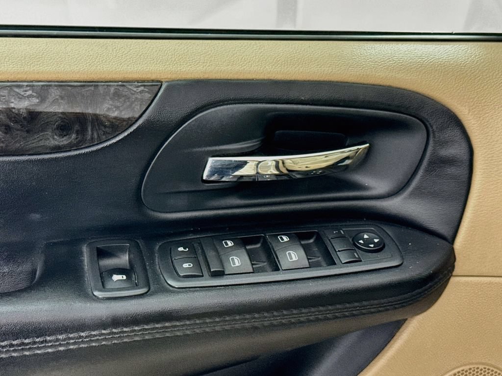 Used 2015 Dodge Grand Caravan SXT FWD image 20