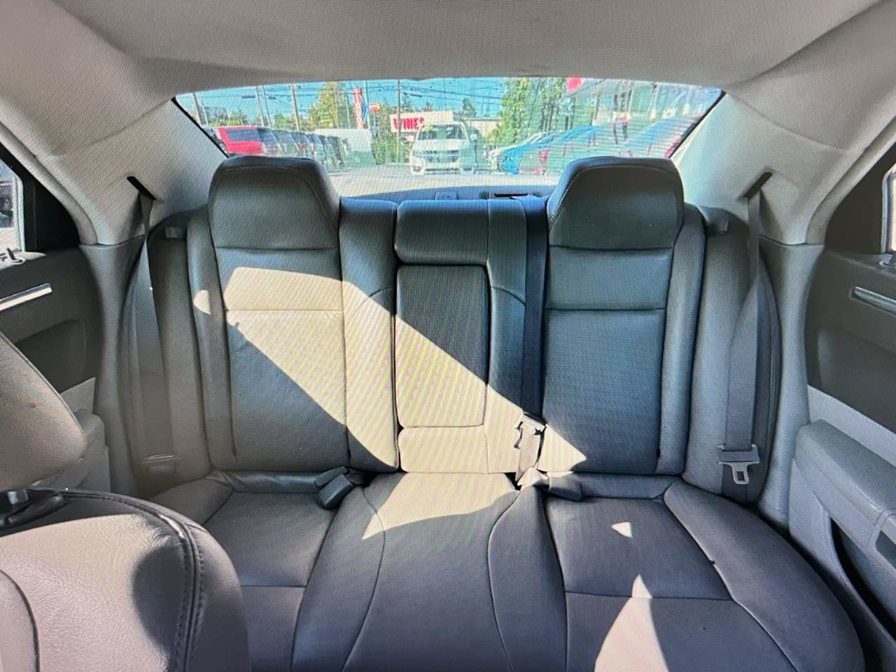 Used 2009 Chrysler 300 LX RWD image 14