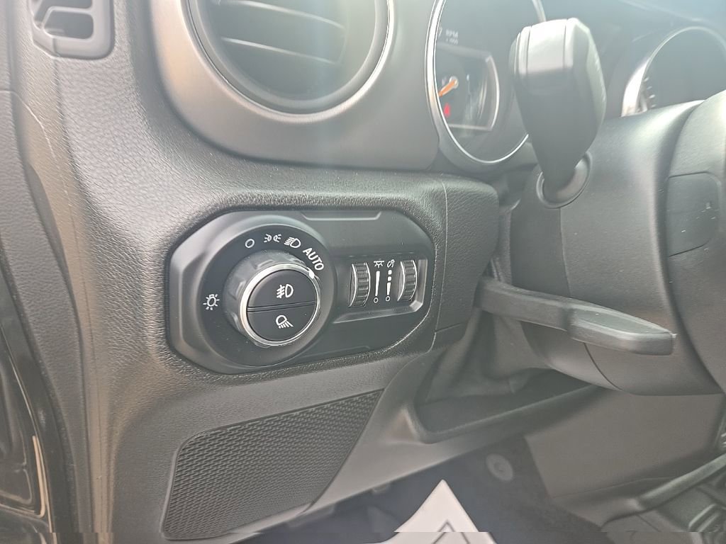 Used 2021 Jeep Gladiator Willys image 14