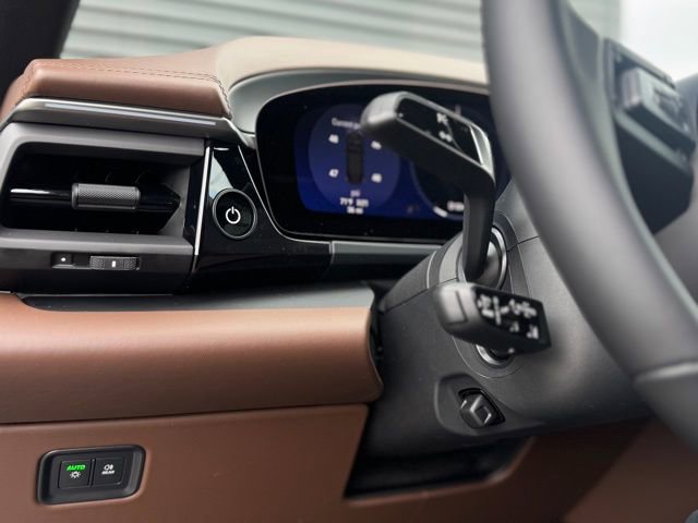 New 2026 Porsche Macan 4 Electric image 17