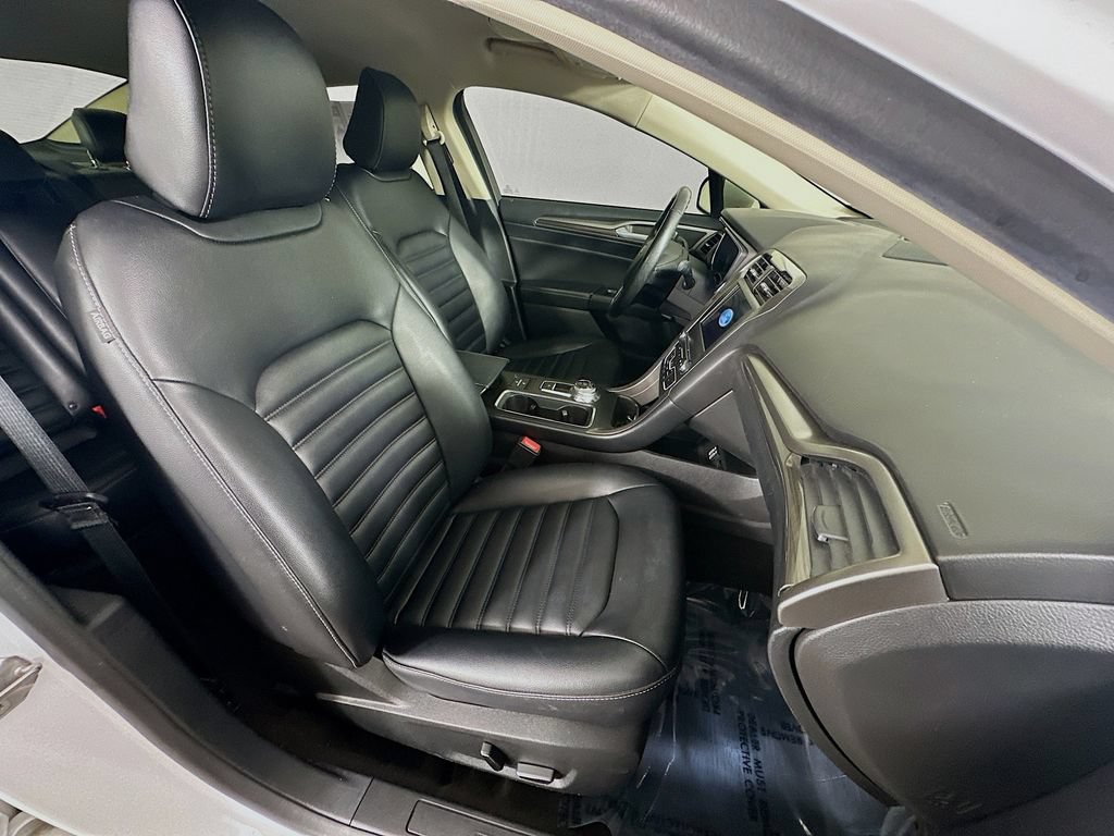 Used 2020 Ford Fusion SEL FWD image 35