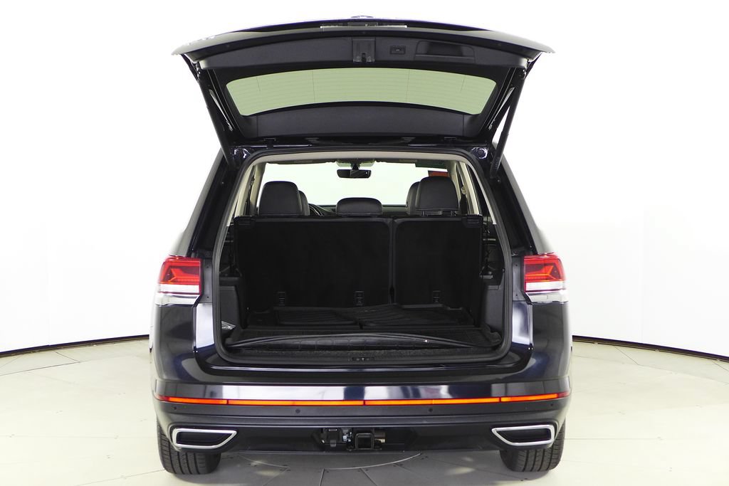Used 2023 Volkswagen Atlas SE w/ Black Wheel Package FWD image 10