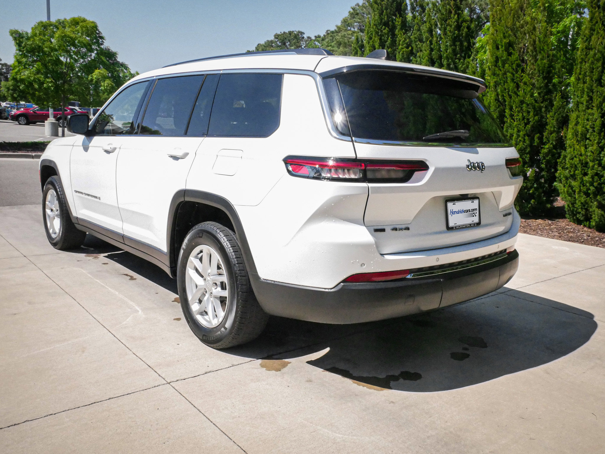 Used 2023 Jeep Grand Cherokee L Laredo w/ Luxury Tech Group I AWD/4WD image 8