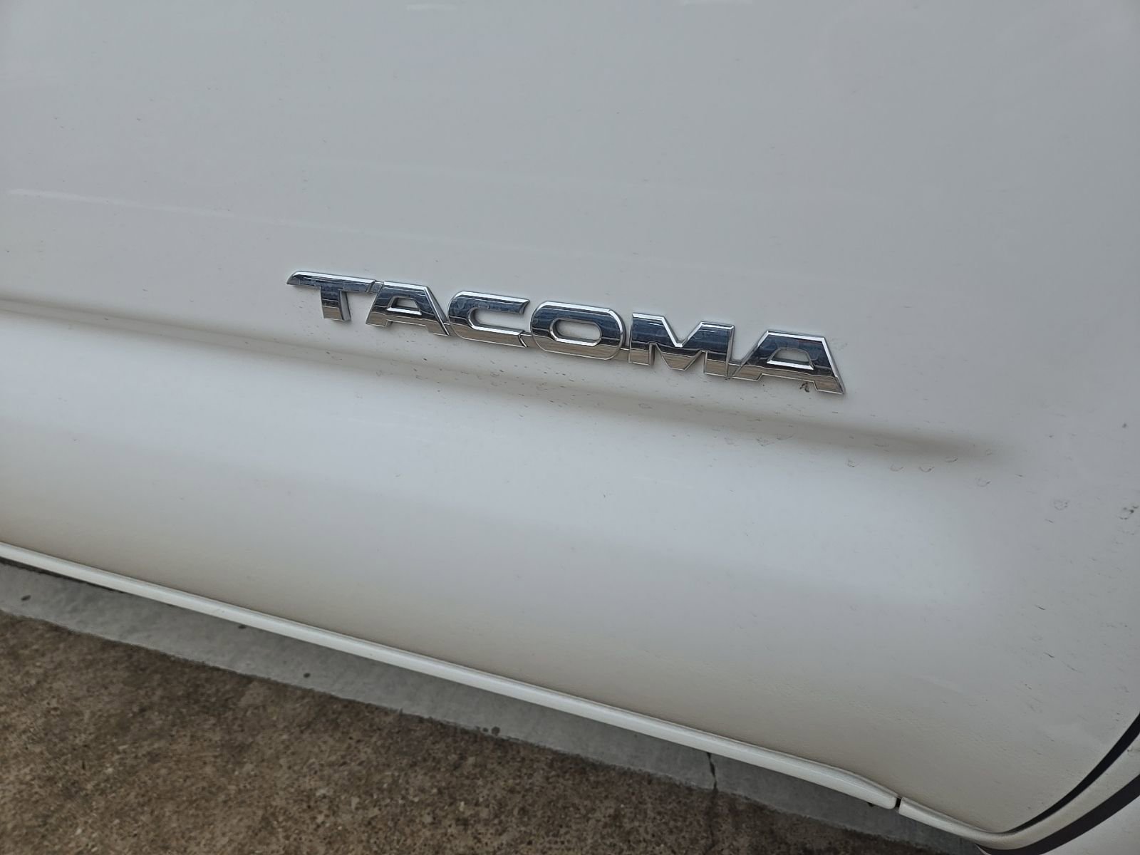 Used 2014 Toyota Tacoma PreRunner w/ SR5 Package image 9