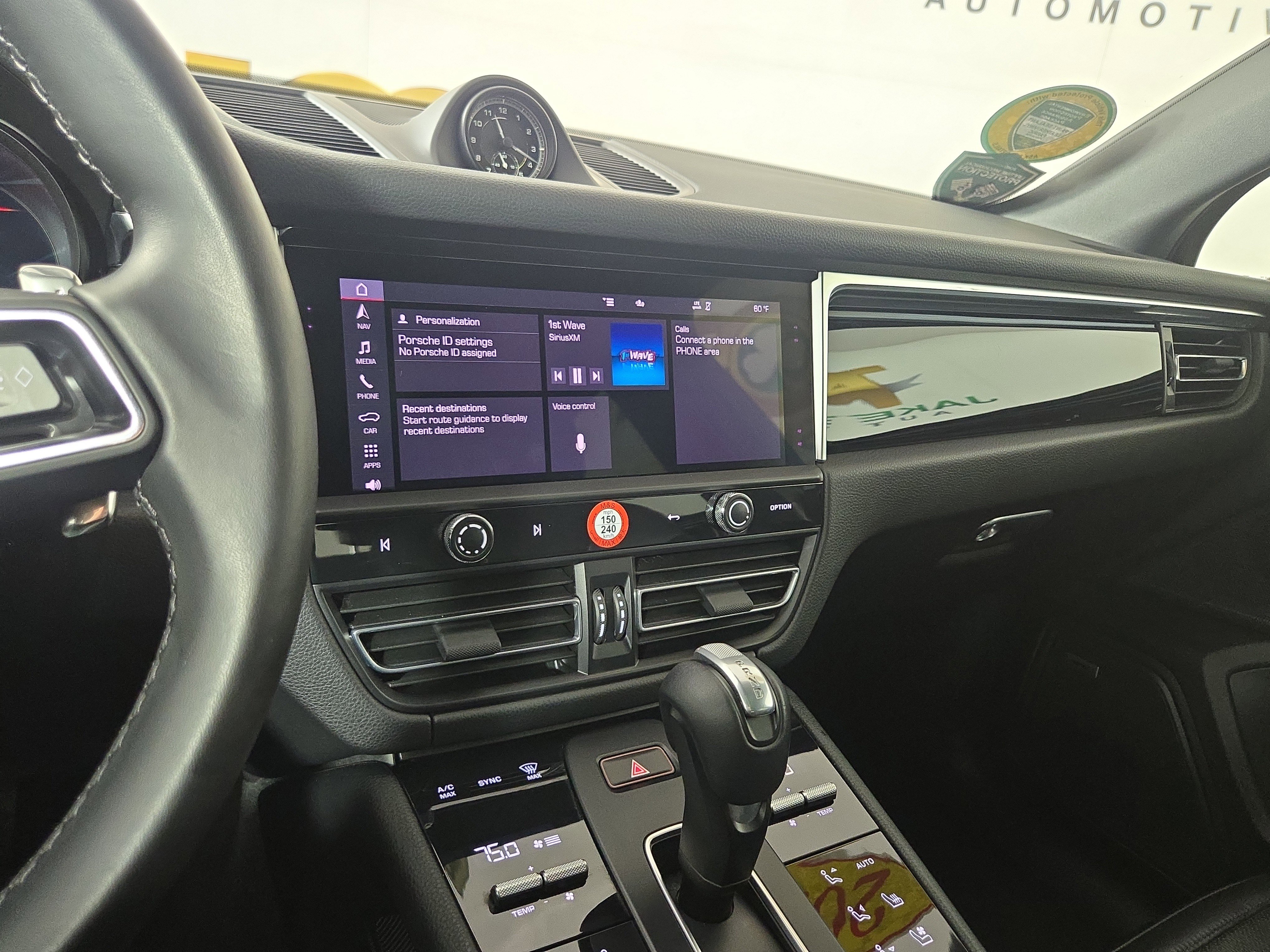 Used 2022 Porsche Macan image 23