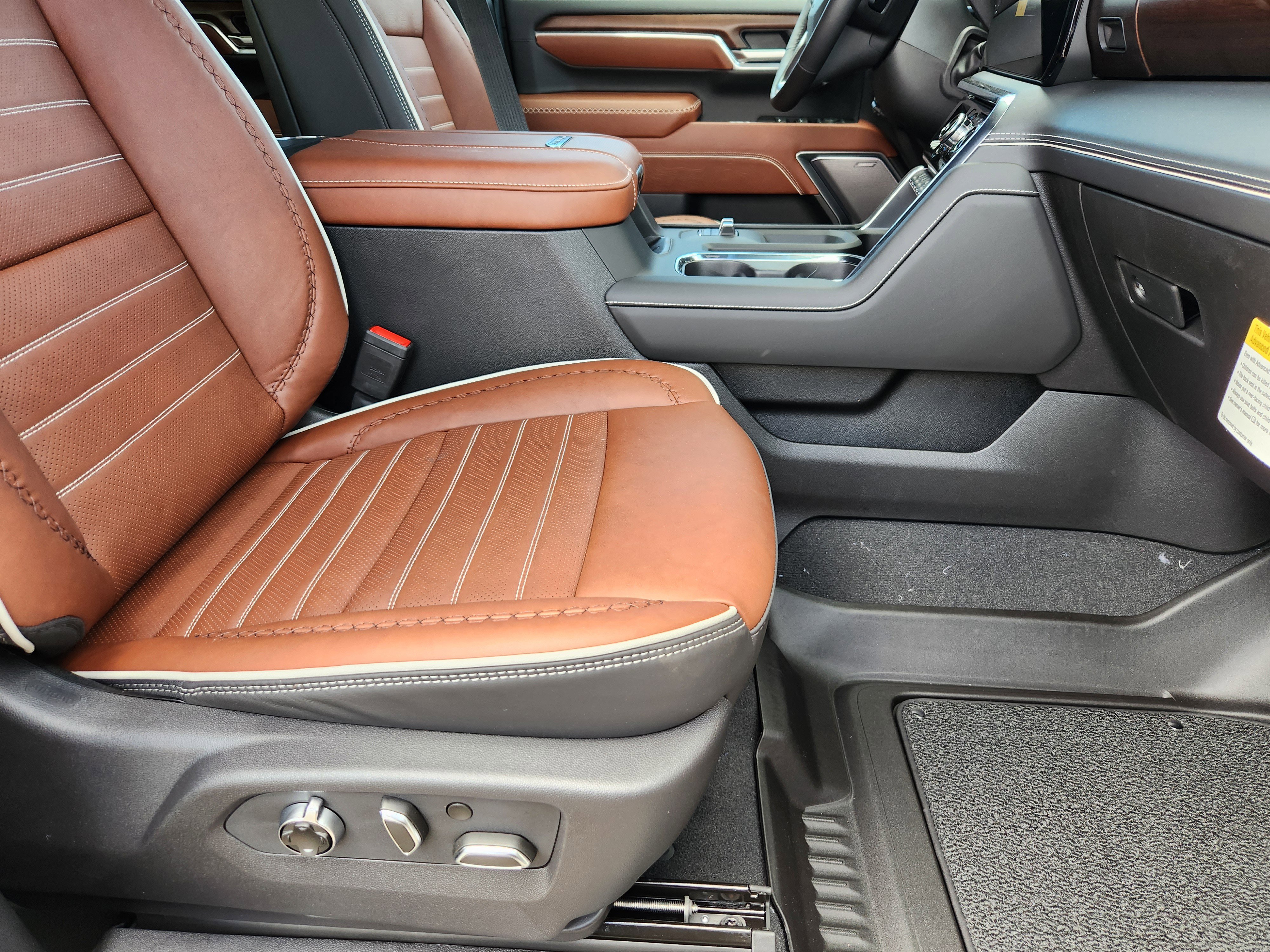 New 2025 GMC Sierra 2500 Denali Ultimate w/ Max Trailering Package image 18