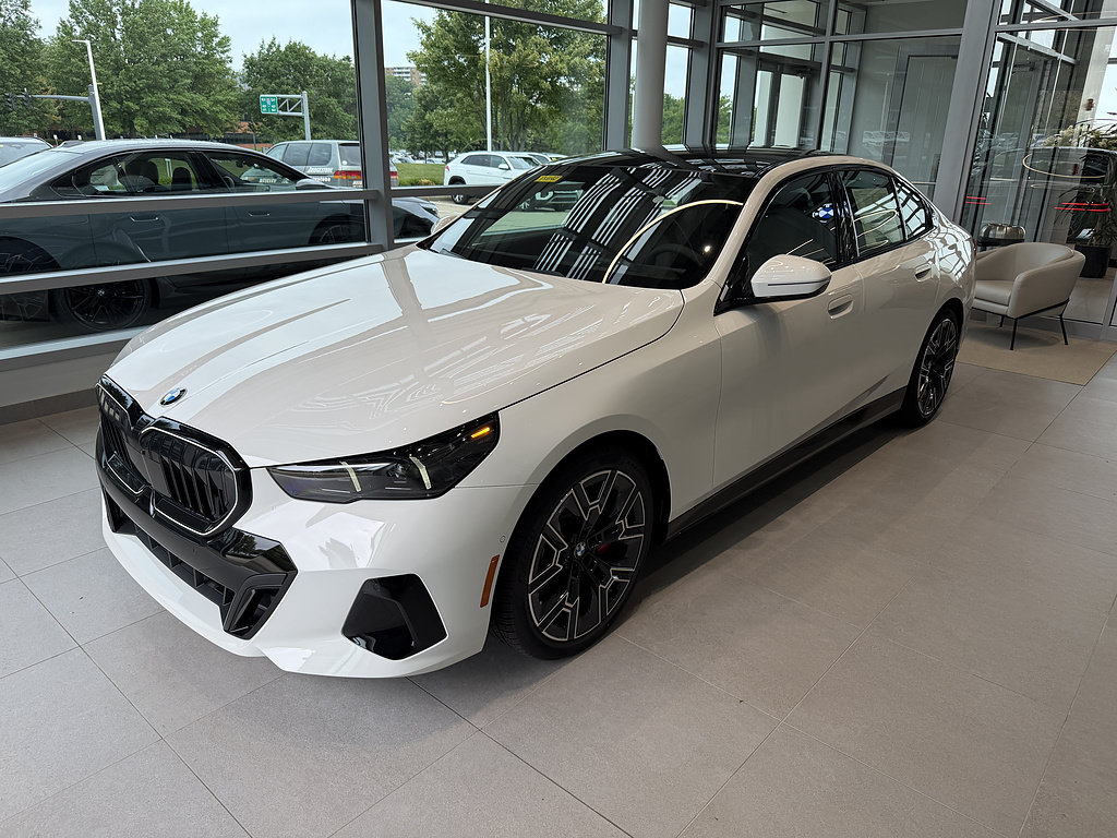 New 2027 BMW 530i xDrive w/ M Sport Package AWD/4WD image 3
