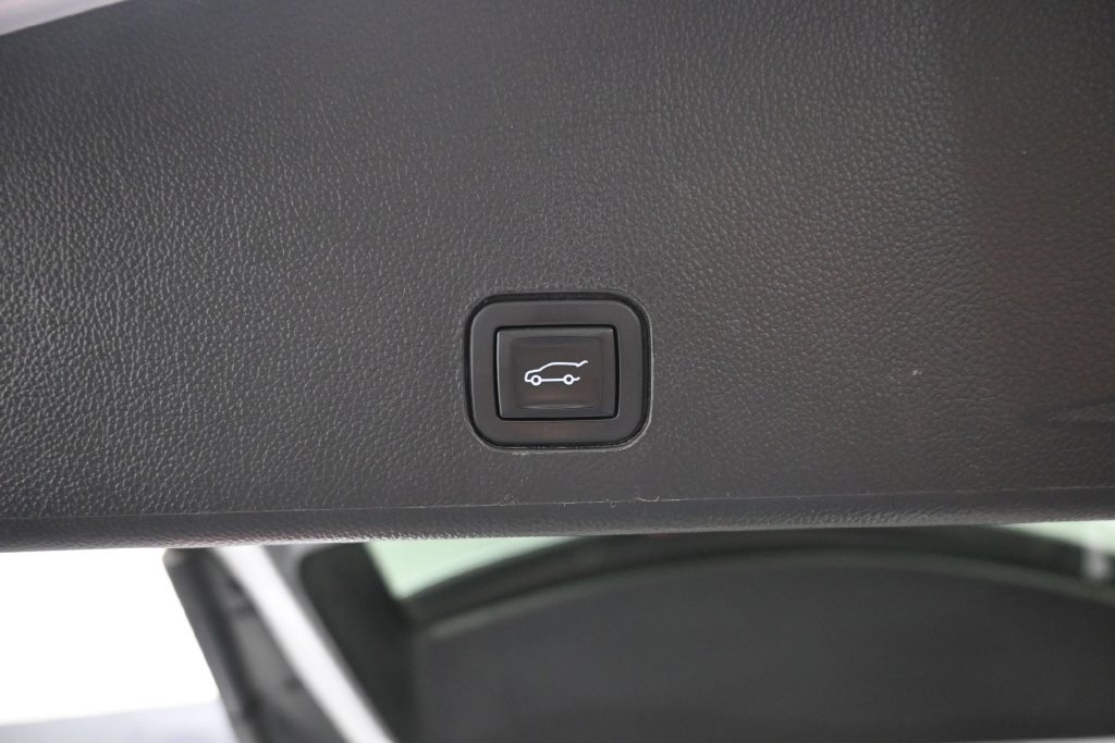 Used 2016 Cadillac SRX Luxury w/ Driver Awareness Package FWD image 12