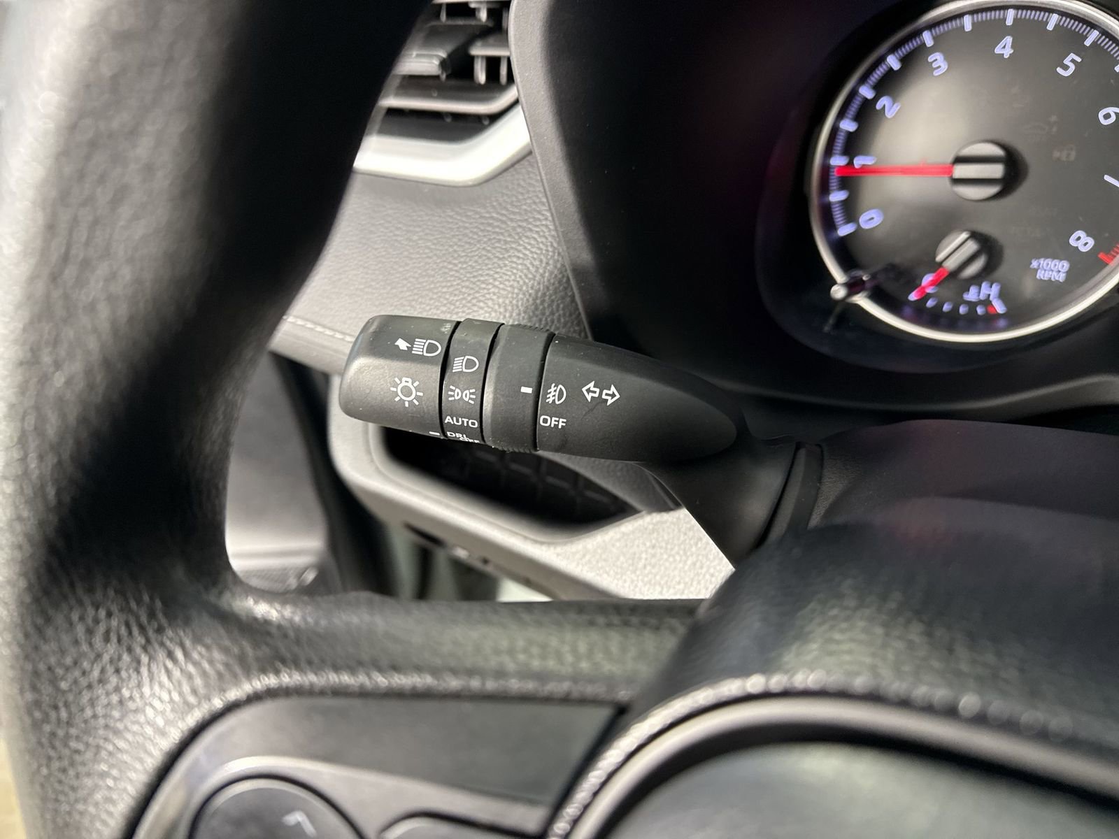 Used 2021 Toyota RAV4 XLE AWD/4WD image 14