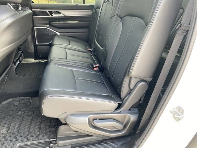 New 2025 Jeep Wagoneer L 4WD w/ Premium Group I image 20