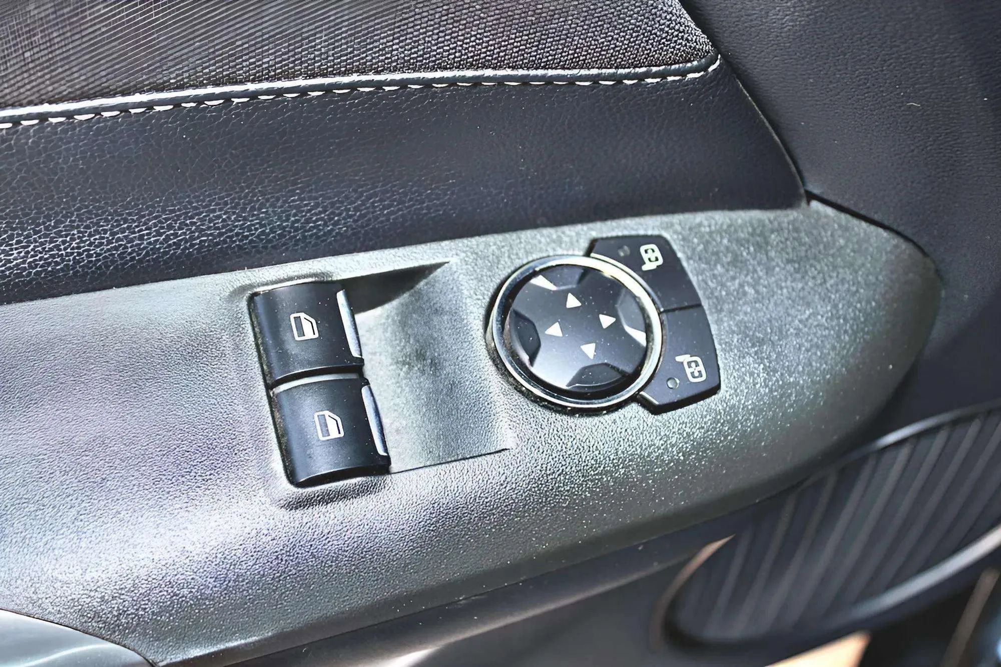 Used 2016 Ford Mustang Coupe image 9