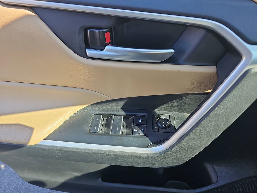 Used 2023 Toyota RAV4 XLE image 32