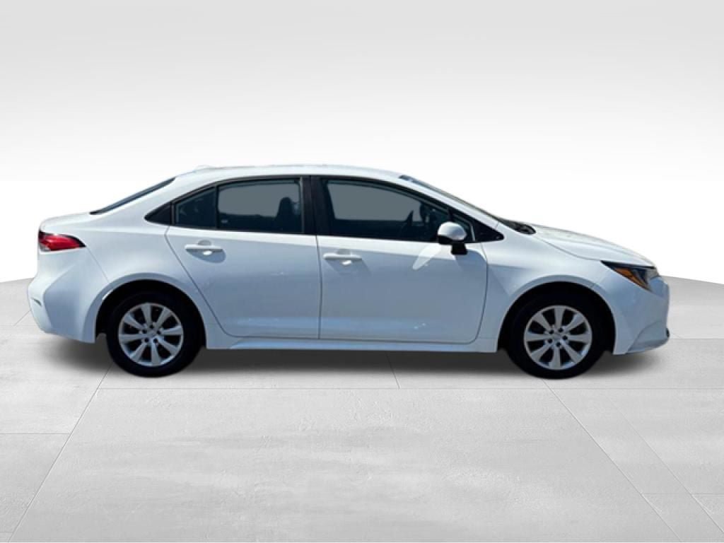 Used 2024 Toyota Corolla LE FWD image 8