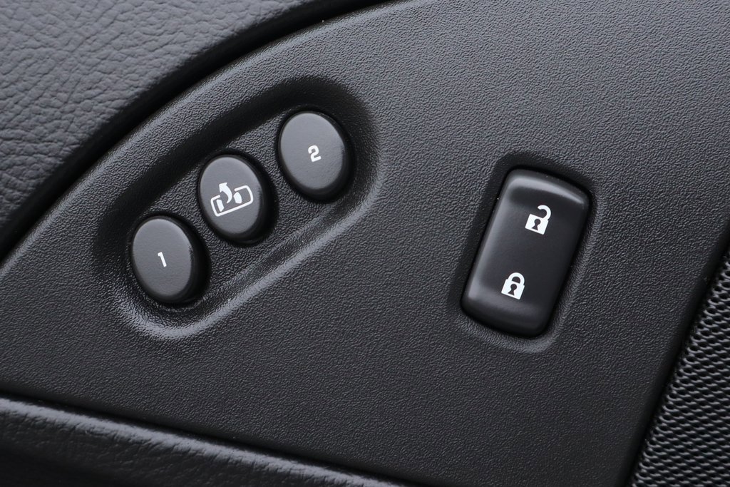 Used 2005 Chevrolet Corvette Coupe w/ Preferred Equipment Group image 17