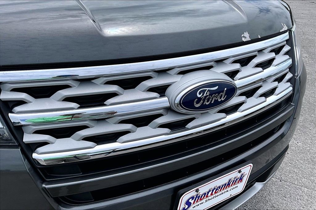 Used 2018 Ford Explorer XLT w/ Equipment Group 202A FWD image 31