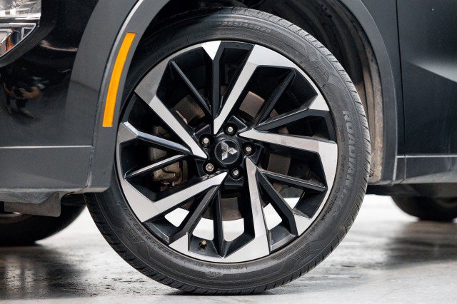 Used 2022 Mitsubishi Outlander ES image 3