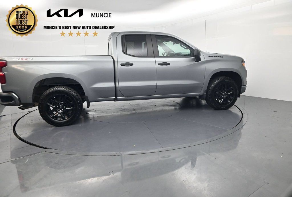 Used 2026 Chevrolet Silverado 1500 Custom w/ LPO, Dark Essentials Package AWD/4WD image 8