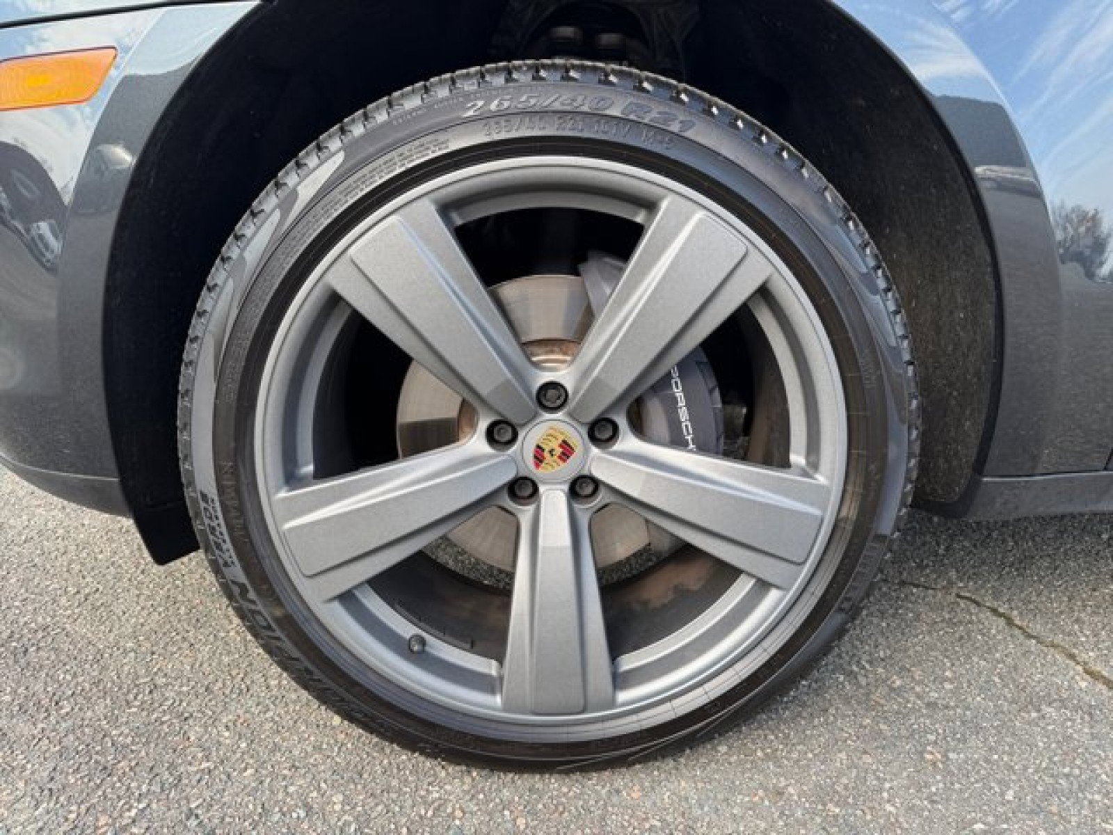 Used 2023 Porsche Macan w/ Premium Package Plus image 9