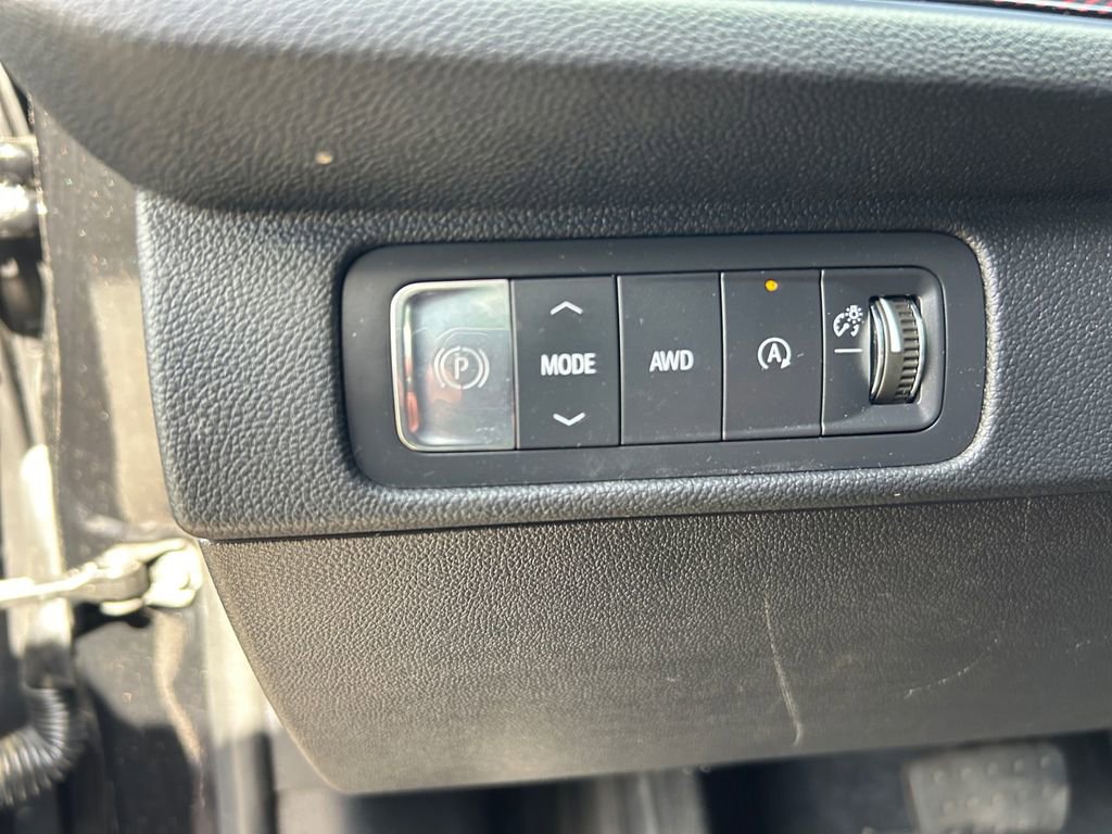 Used 2024 Chevrolet Traverse RS image 19