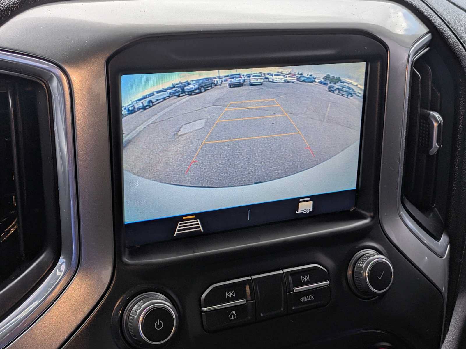 Used 2020 Chevrolet Silverado 1500 LT w/ Convenience Package AWD/4WD image 23