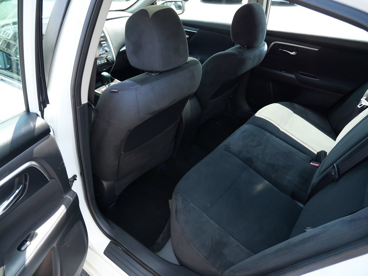 Used 2015 Nissan Altima 2.5 SV FWD image 18