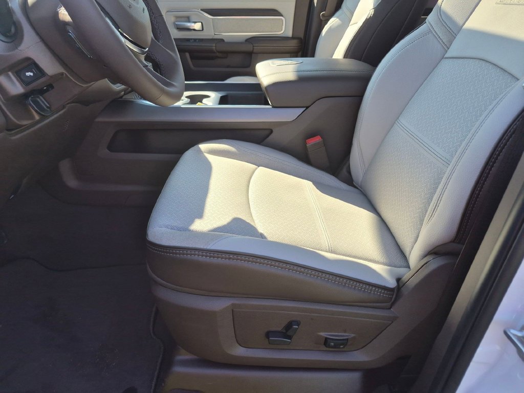 New 2026 RAM 3500 Laramie AWD/4WD image 13