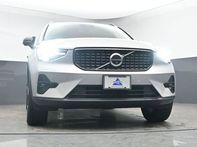 Used 2023 Volvo XC40 B5 Plus w/ Driver Assist Package image 37