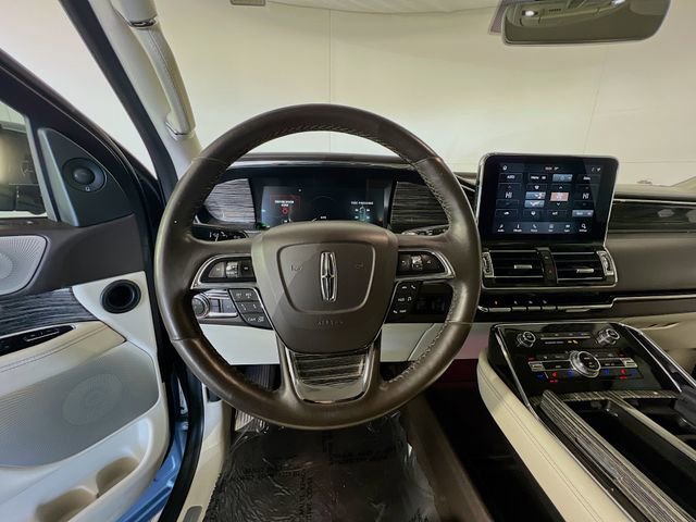 Used 2020 Lincoln Navigator Black Label w/ Cargo Convenience Package image 13