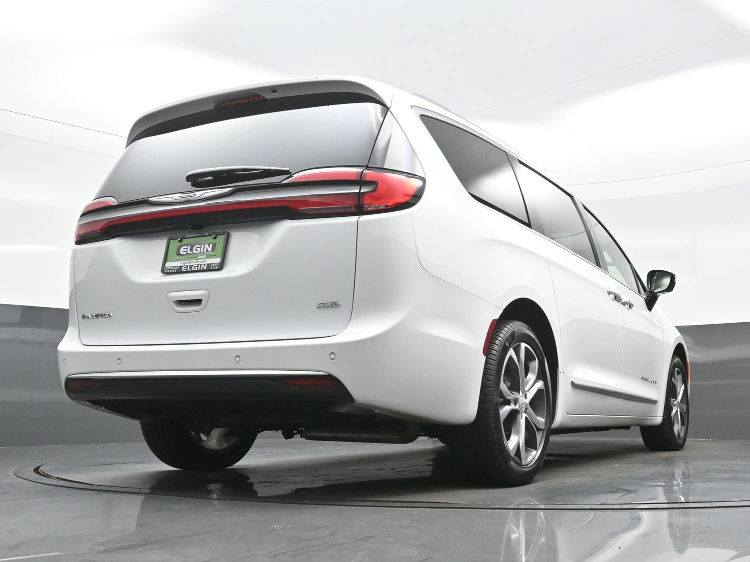 Used 2026 Chrysler Pacifica Pinnacle AWD/4WD image 36