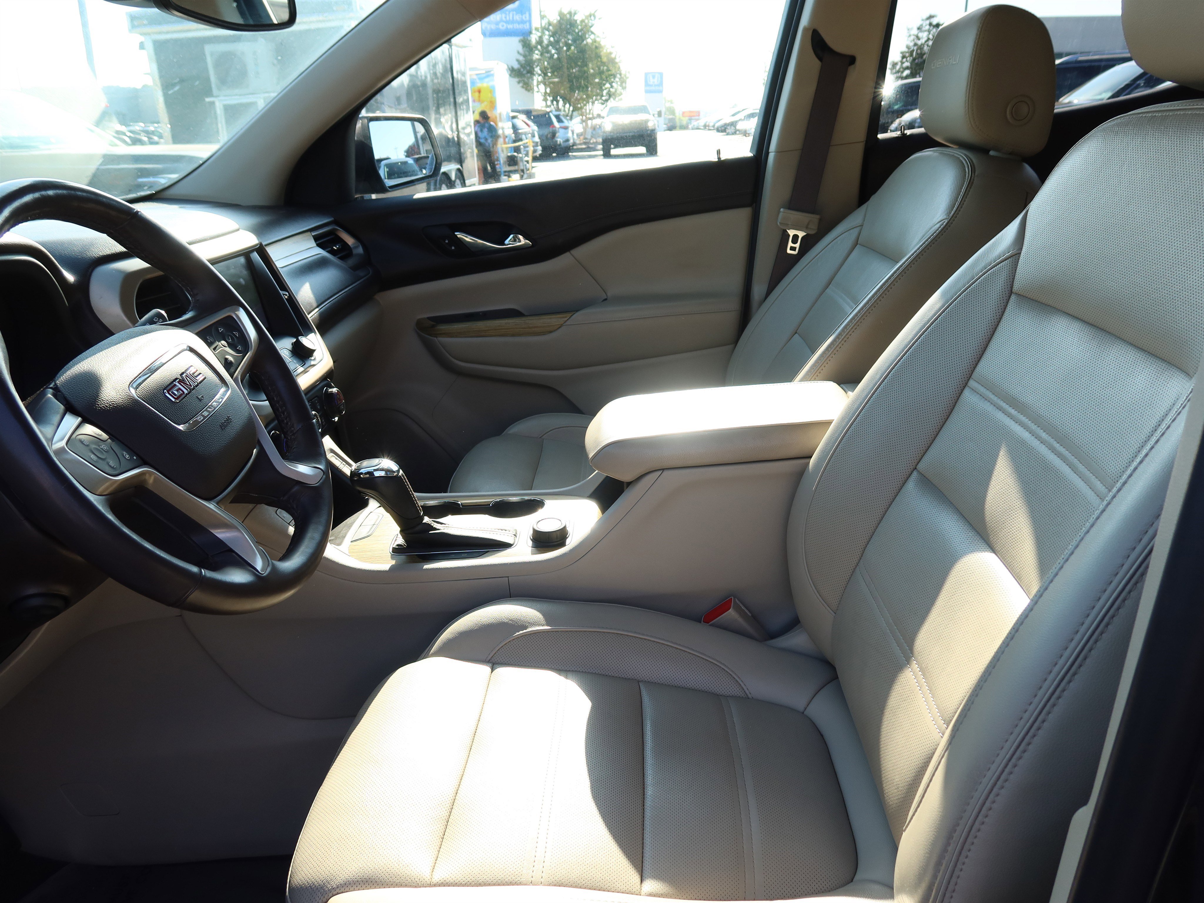 Used 2019 GMC Acadia Denali w/ Technology Package AWD/4WD image 18