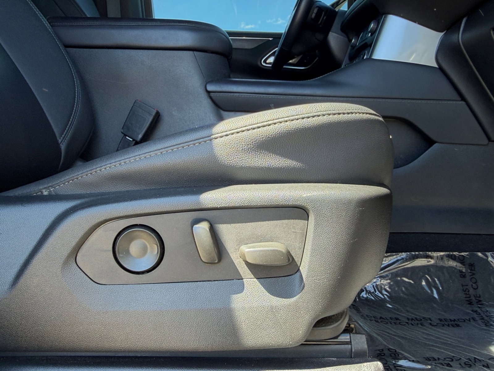 Used 2022 Chevrolet Tahoe Z71 w/ Off-Road Capability Package image 26