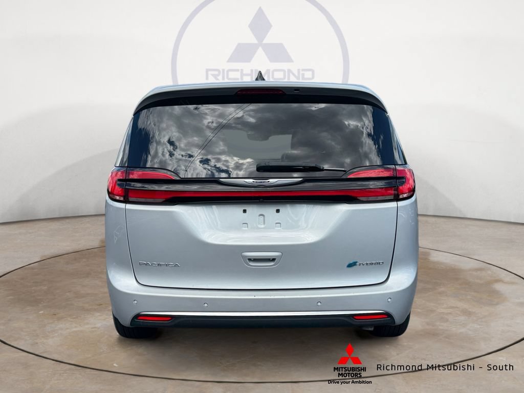 Used 2024 Chrysler Pacifica Limited FWD image 4