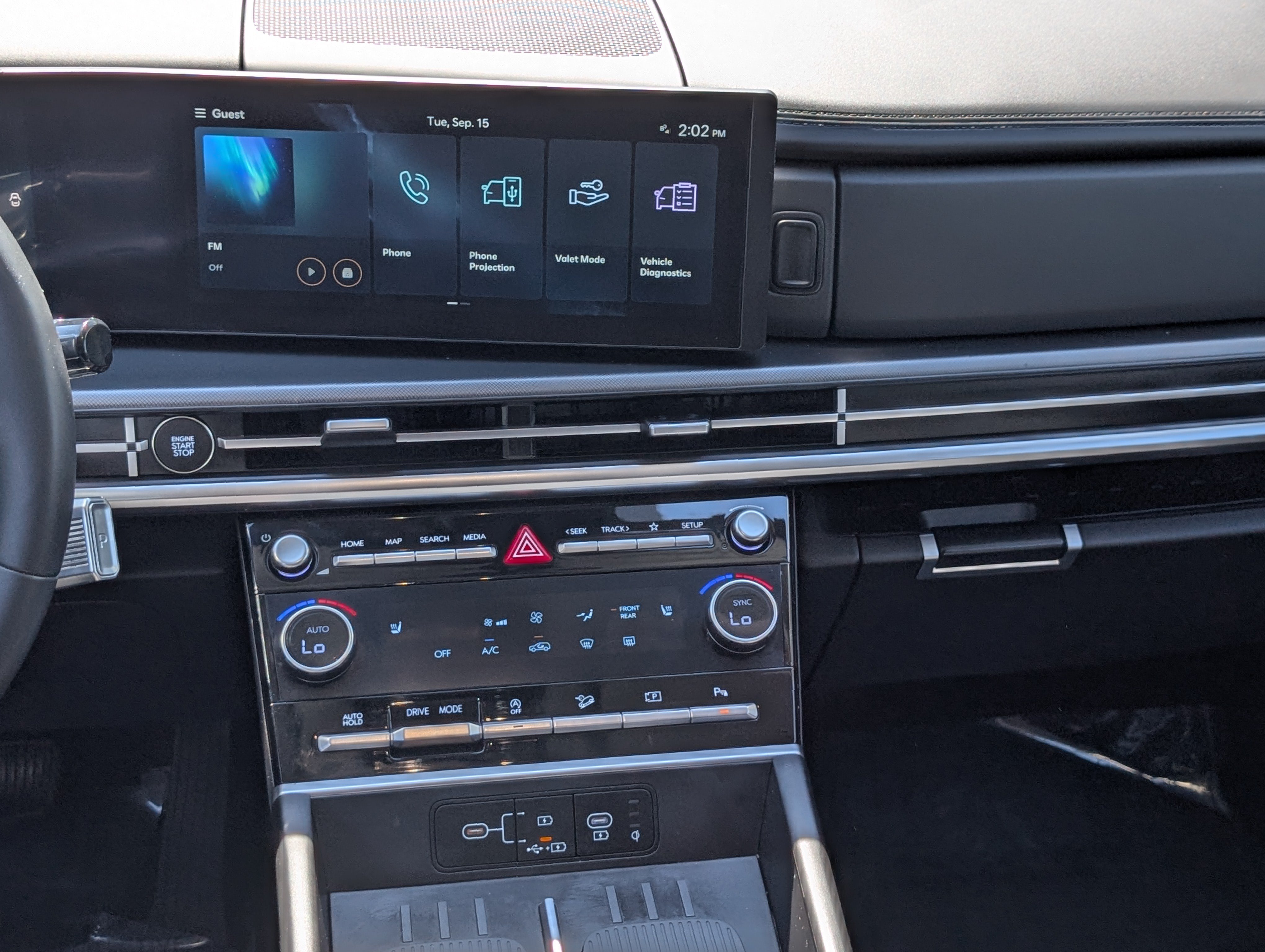 Used 2025 Hyundai Santa Fe SEL FWD image 18